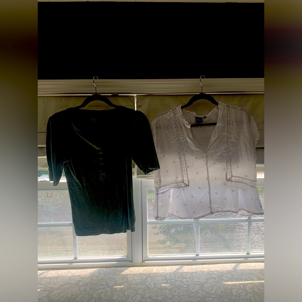 2 Gap Tops